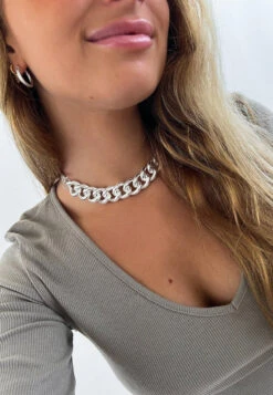 San Saru COLLAR VRITTI