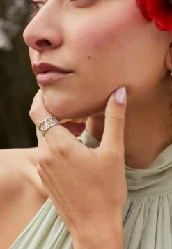 San Saru ANILLO DILIP