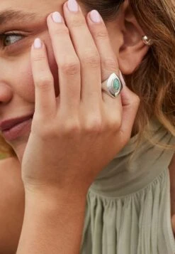 San Saru ANILLO LAWAN