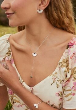 San Saru COLLAR ANIT