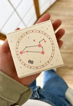 San Saru CAJA ZODIACO