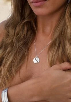 San Saru COLLAR AADHA