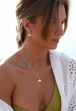 San Saru COLLAR BAAT