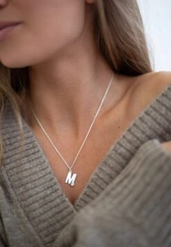 San Saru COLLAR SHURUAATEE