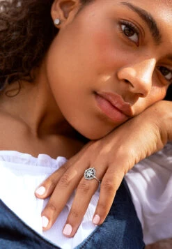 San Saru ANILLO DAKSHIN