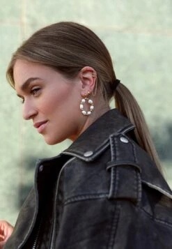 San Saru PENDIENTES CHITRA CHAPADOS EN ORO